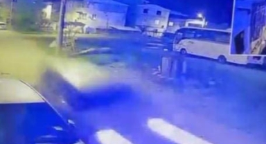 Bursa Osmangazi’de Park Halindeki Araca Çarpıp Kaçtı