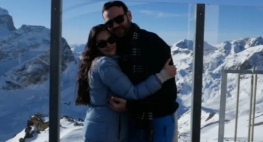 Esra Bilgiç ve Faruk Sabancı'dan Romantik Kış Tatili Pozu