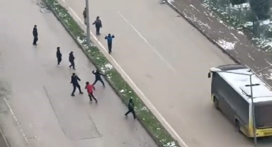 İnegöl’de Kar Topu Gerginliği Yaşandı