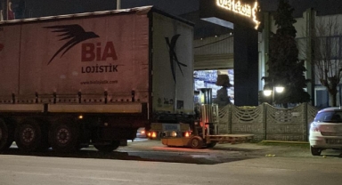 İnegöl OSB’de Park Halindeki TIR’dan Düşen İşçi Yaralandı