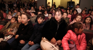 Karagöz Yolda Sömestr Tatilinde Çocuklarla Buluştu