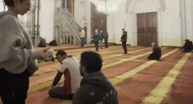 Konya Aziziye Camii'nde Uygunsuz Davranış Tepki Topladı