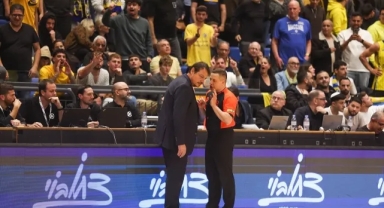 Maccabi Taraftarlarından Ergin Ataman’a Küfürlü Tezahürat: “Bu Spor Değil”