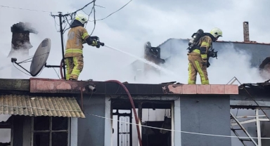 Mustafakemalpaşa’da Tek Katlı Ev Alevlere Teslim Oldu