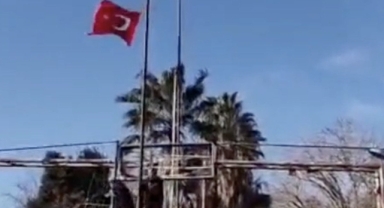 Nusaybin’de Bayrak Provokasyonu: Siyasetten Sert TepkilerNusaybin’de Bayrak Provokasyonu: Siyasetten Sert Tepkiler