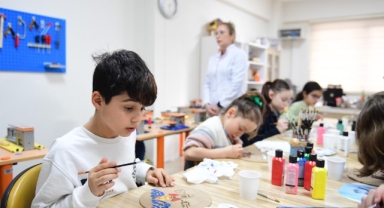 Osmangazi’de Çocuklar Kitaplardan İlham Alıp Ahşap Tasarımlar Üretiyor