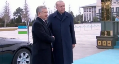 Özbekistan Cumhurbaşkanı Mirziyoyev Türkiye’de Resmi Törenle Karşılandı