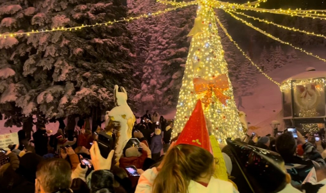 Uludağ’da 2026’ya Coşkulu Merhaba: Gökyüzü Havai Fişeklerle Aydınlandı