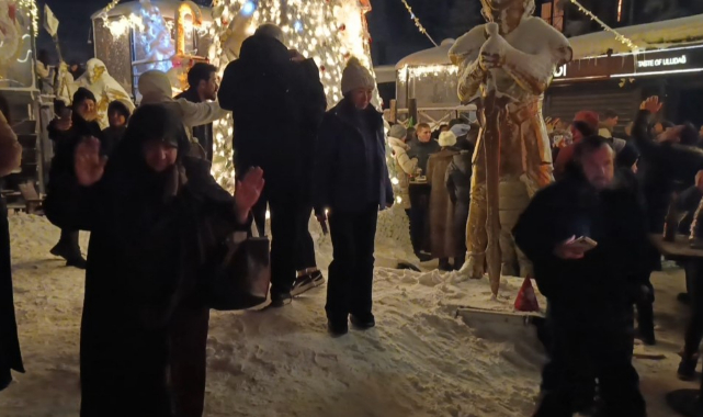 Uludağ’da Yılbaşı Eğlencesine Yaşlı Teyzenin Dansı Damga Vurdu