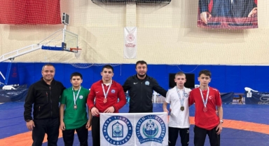 Yıldırımlı Güreşçilerden Büyük Başarı