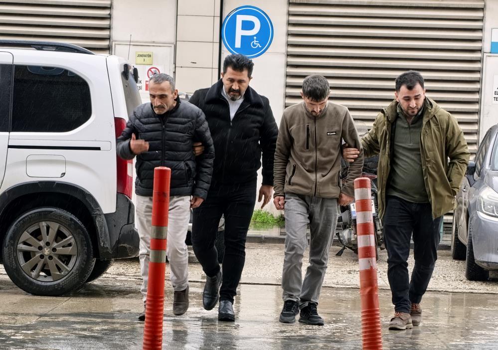 Alkol Aldığı Arkadaşını Fırça Sapıyla Darp Edip Ağır Yaraladı