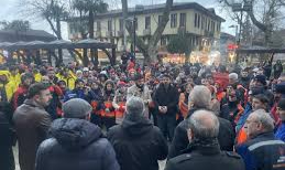 Bursa’da 6 Şubat Depremi Anısına Sessiz Yürüyüş Düzenlendi