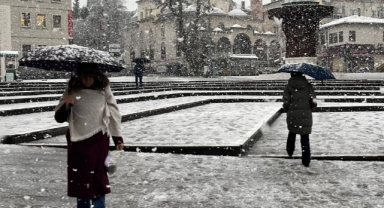 Bursa’da Kar Sürprizi: Şehir Beyaza Büründü