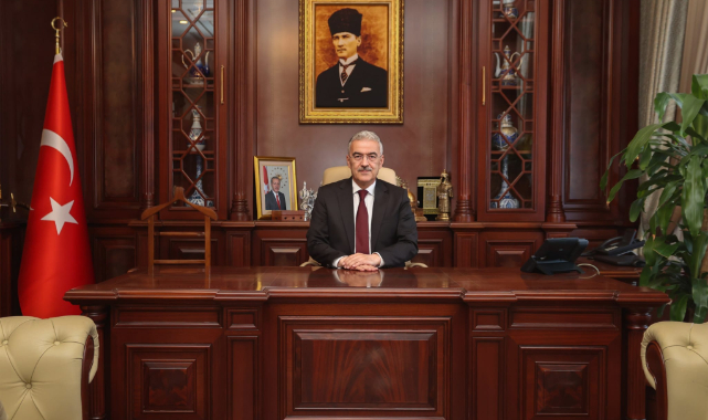 Bursa Valisi Ayyıldız ''Asrın Felaketi, Asrın Dayanışmasına Dönüştü