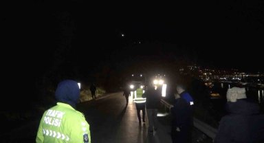 Bursa'da heyelan: Mudanya-Kurşunlu yolu trafiğe kapandı