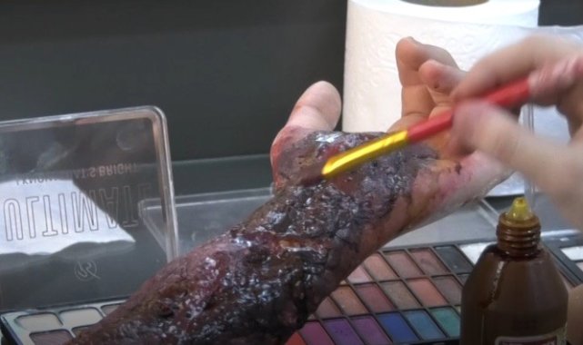 Bursa'da öğrencilerden gerçeği aratmayan özel efekt makyajları