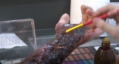 Bursa'da öğrencilerden gerçeği aratmayan özel efekt makyajları