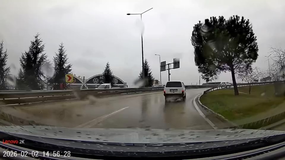 Cezaevine Giden Avukat Yağmurda Kısa Süreli Panik Yaşadı