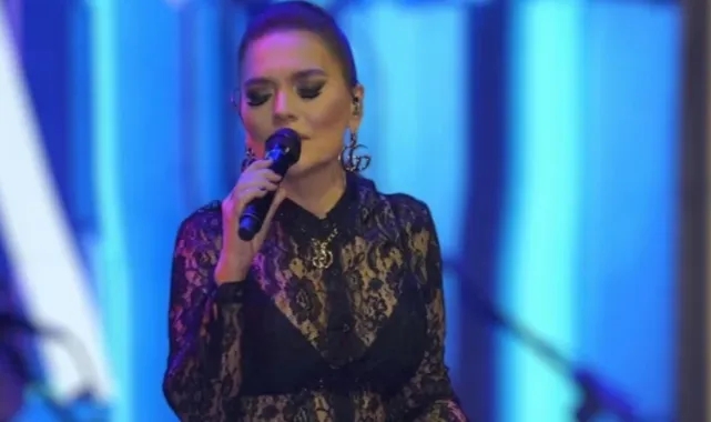 Demet Akalın'dan Nostalji Paylaşımı