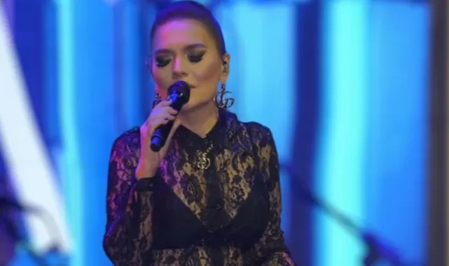 Demet Akalın'dan Nostalji Paylaşımı