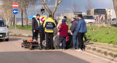 Devrilen triportörde annesi yaralanan çocuk gözyaşlarını tutamadı