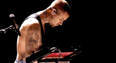 Grammy 2026’ya Damga Vurdu: Justin Bieber Yıllar Sonra Sahneye Bu Kez Farklı Çıktı