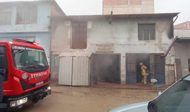 İnegöl'de Mobilya İmalathanesinde Yangın Çıktı