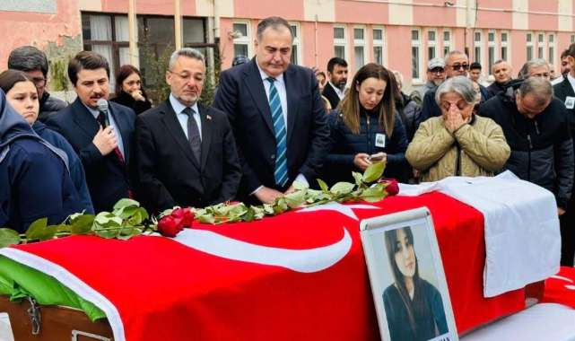 İznik'teki Trafik Kazasında Hayatını Kaybeden Elif Nisa Karahan Son Yolculuğuna Uğurlandı