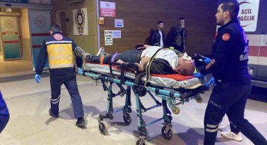 Kamyonun kasasından düşen işçi yaralandı