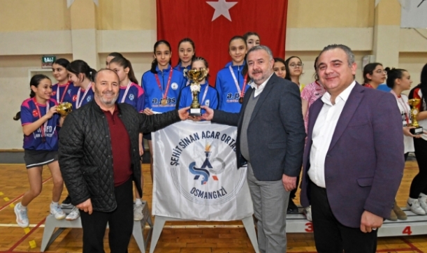 Osmangazi'de Badminton Yıldızlar İl Birinciliği Müsabakaları Tamamlandı