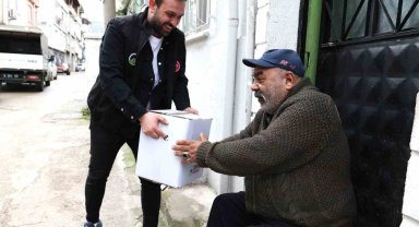 Osmangazi'de Ramazan kolisi dağıtımı devam ediyor