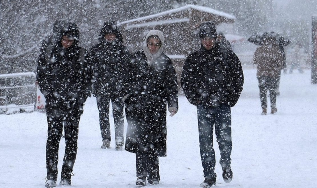 Ülke genelinde yağışlar devam ediyor: Sıcaklıklar mevsim normallerinde seyredecek