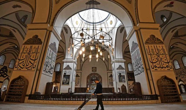 Ulu Cami, teravihlere hazır