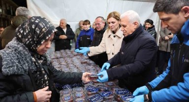 Ulu Cami'de Ramazan'a tatlı başlangıç
