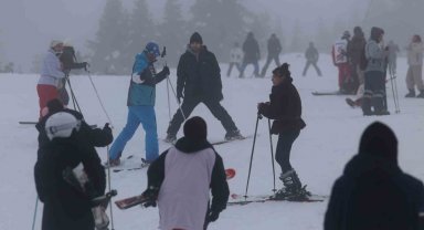 Uludağ'da rekor yoğunluk: 47 bin araç giriş yaptı