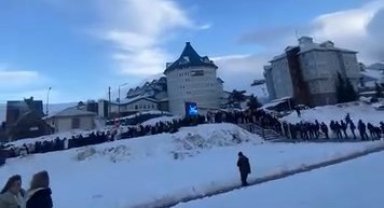 Uludağ'daki teleferik kuyruğu şaşırttı