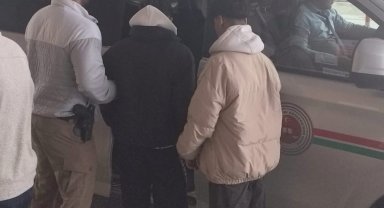 Uyuşturucu tacirleri kıskıvrak yakalandı