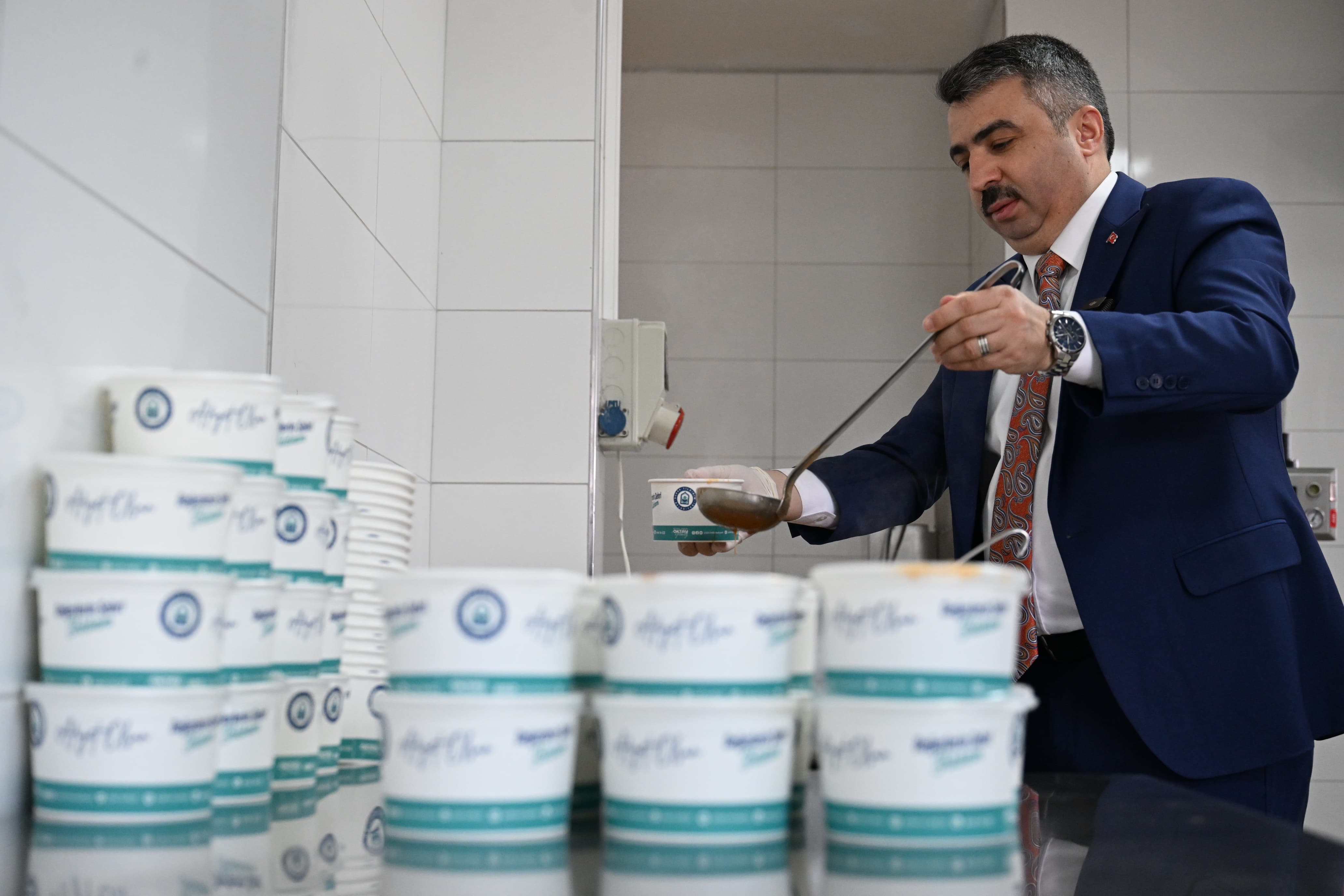 Yıldırım Belediyesi Ramazan Ayında İhtiyaç Sahiplerinin Yanında