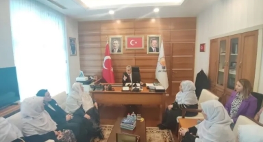 Zeynep Güneş'in Giyim Tarzına Yönelik Eleştiriler Gündem Oldu