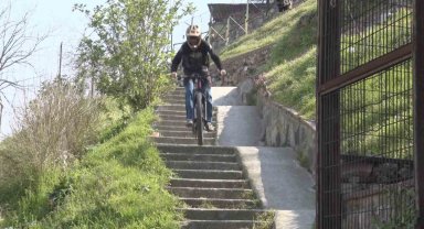 Adrenalin dolu anlar kask kamerasında...Bursalı genç Dünya Şampiyonası'na hazırlanıyor