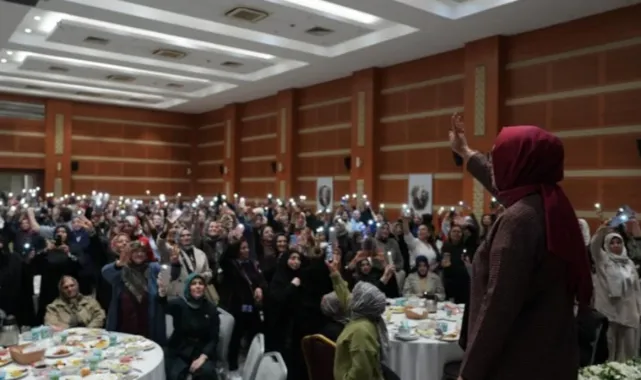 AK Parti İstanbul Kadın Kolları Mahalle Başkanları İftar Programında Buluştu