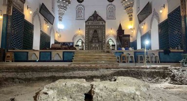 Asırlar sonra ortaya çıktı... Muradiye'de gizli kalan detay