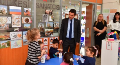 Başkan Erkan Aydın Miniklerle Bayram Coşkusunu Paylaştı