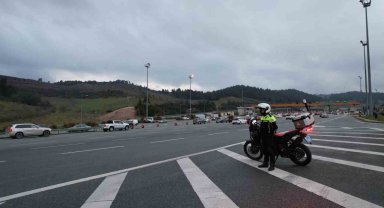 Bayram dönüşü Bursa otoyolunda yoğunluk: İstanbul istikametinde trafik yavaşladı