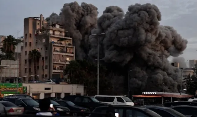 Beyrut'ta 15 Katlı Bina İsrail Saldırısıyla Yıkıldı