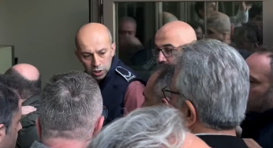 Bursa Büyükşehir Belediyesi Meclisi Öncesi Gerginlik Yaşandı