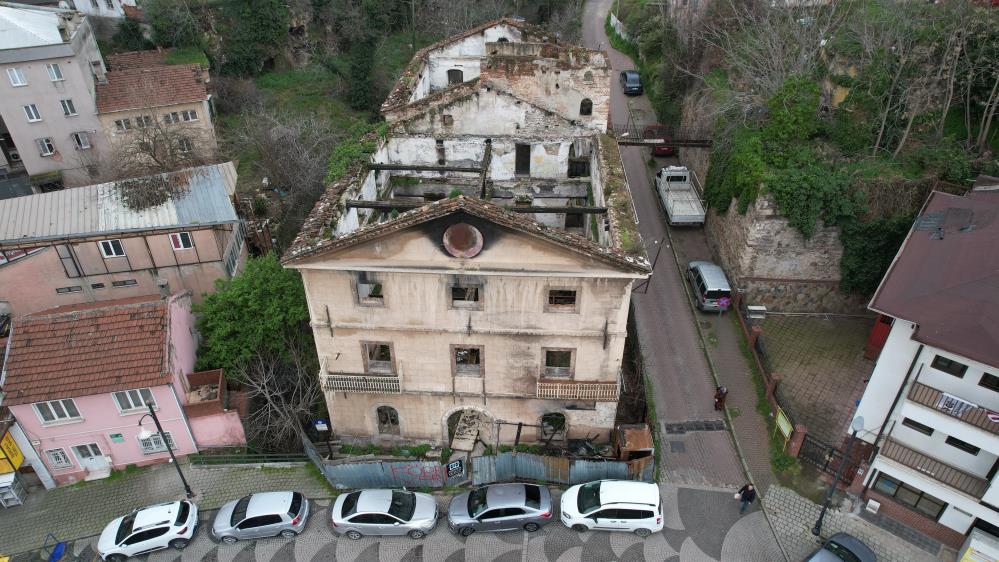 Bursa'da 156 Yıllık Tarihi Bina Yangında Hasar Gördü
