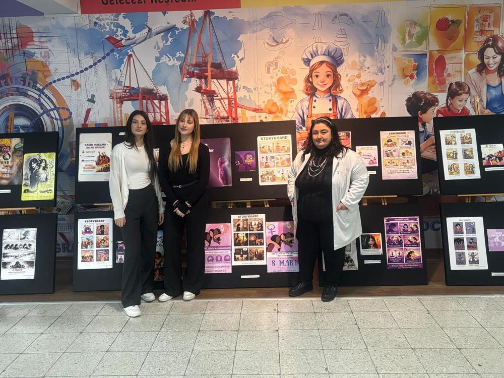 Bursa'da 8 Mart Dünya Kadınlar Günü Sergisi Açıldı