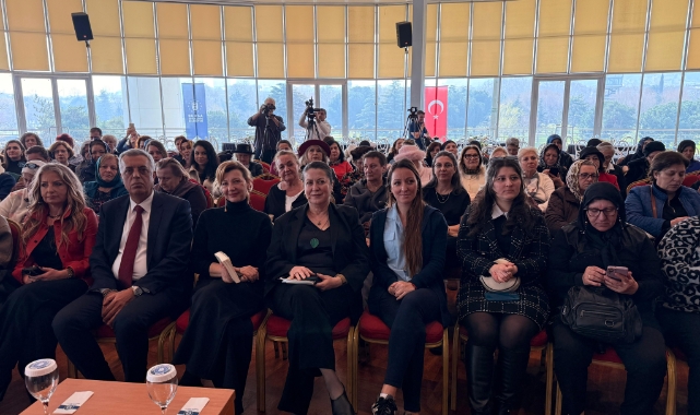 Bursa’da “Kadın ve Edebiyat” Söyleşisi Yoğun İlgi Gördü