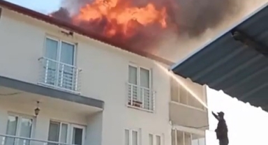 Bursa İznik’te Ev Yangını: Çatı Küle Döndü